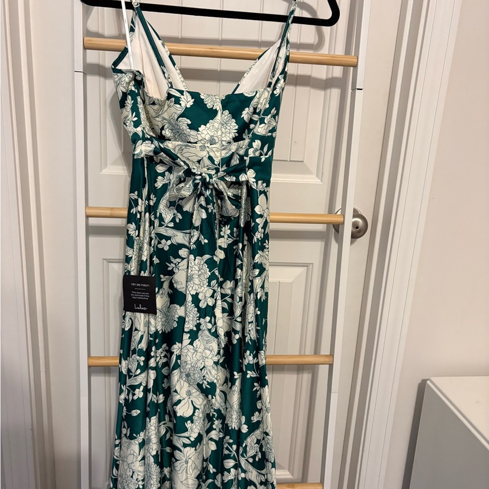 Lulu's Green and White Floral Maxi Dreas - Picture 4 of 4